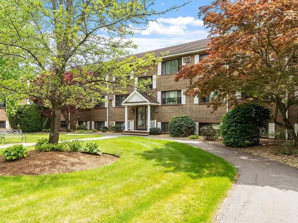 45 Macy St #B205, Amesbury, MA 01913