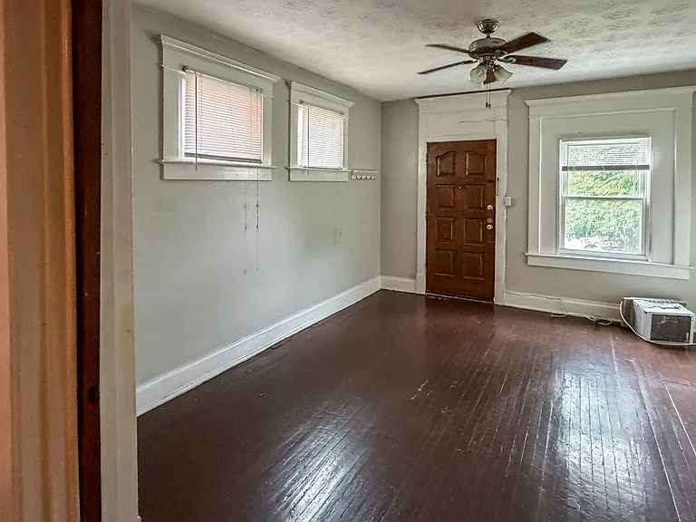 414 14th Ave — Photo 3