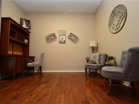 4th image of 226 Martin Dr