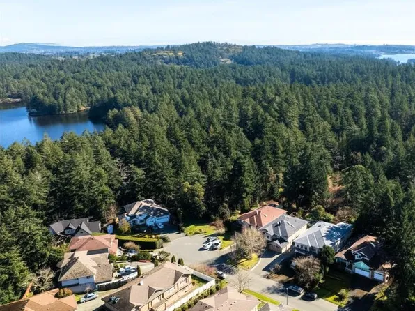 2035 Gourman Pl, Langford, BC V9B 6A9