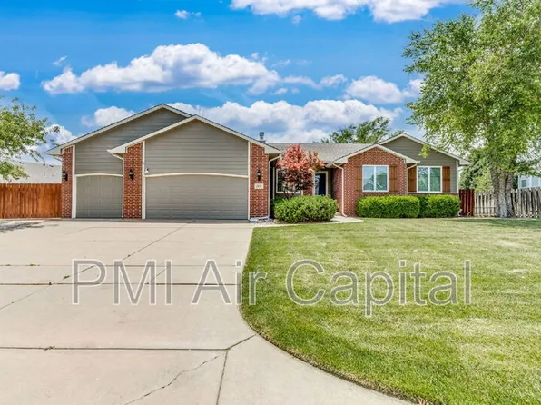 2431 E Eastridge St, Goddard, KS 67052
