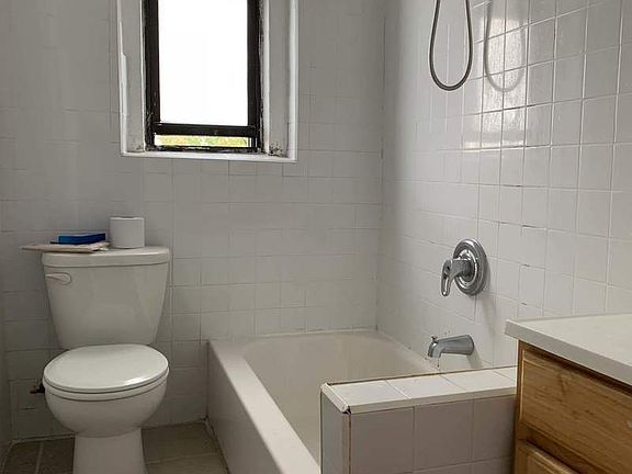 5th image of 2428 Matthews Ave