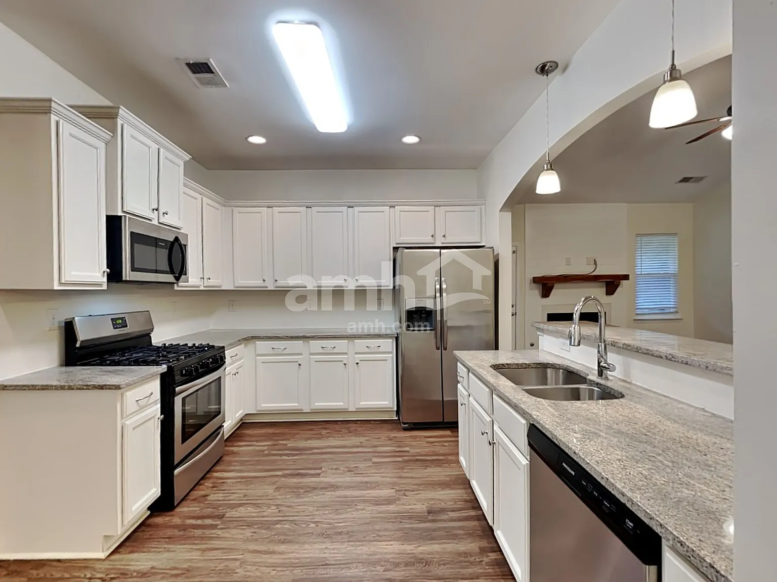 4 bed, 3.0 bath, 2233 sqft, $2,375 — Photo 3