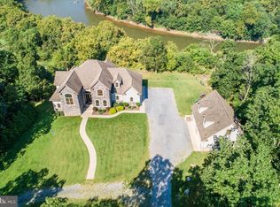 213 Belvedere Ct, Falling Waters, WV 25419