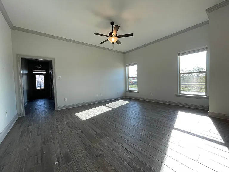 1187 Lakehaven Dr — Photo 4