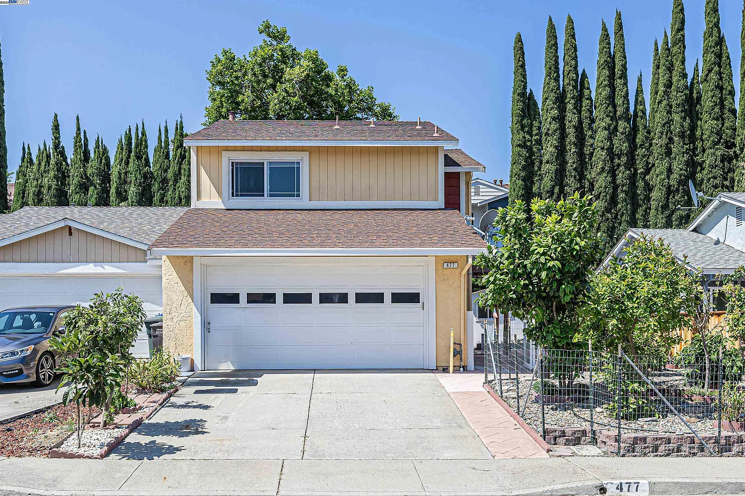 477 Clifford Ct photo 1