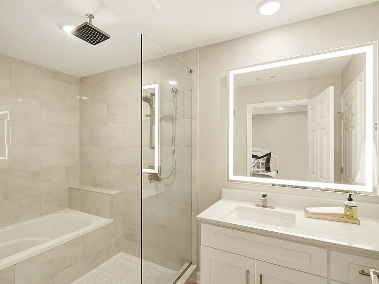 The Azul Apartment Homes — Photo 14