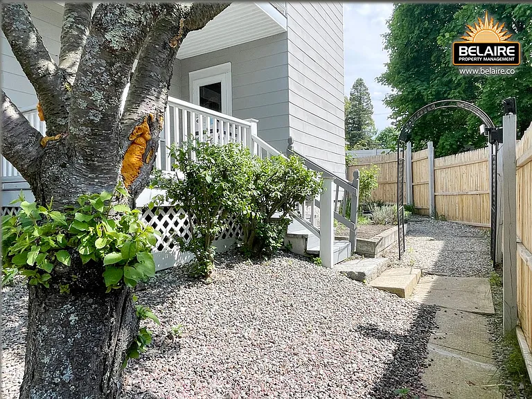 10-12 Otis St — Photo 24