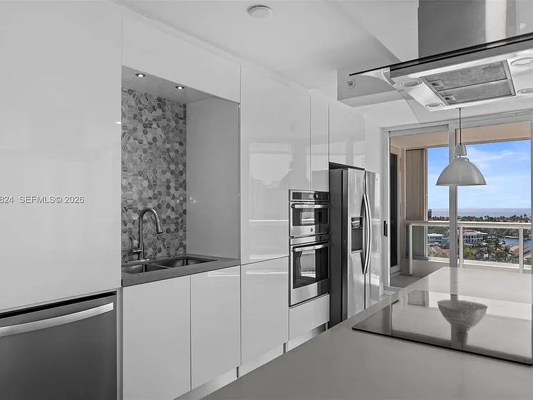 21055 Yacht Club Dr #1409 — Photo 4