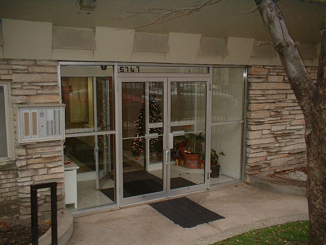 1st image of 5747 N Winthrop Ave APT 515