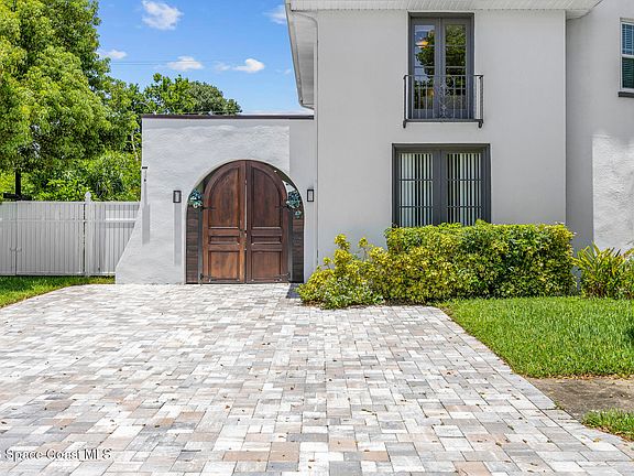 4th image of 130 Valencia Rd