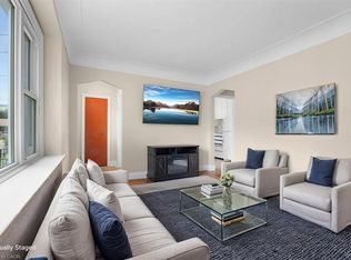 128 E 39th St, Hamilton, ON L8V 4H3