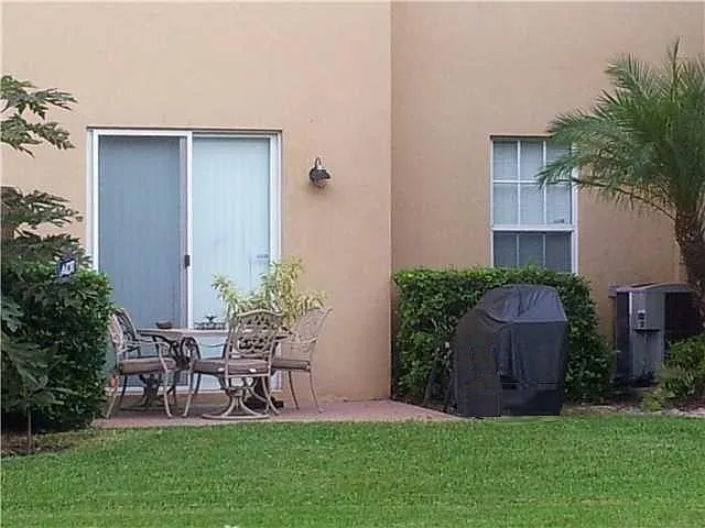 2812 Eagle Rock Cir #906 — Photo 35