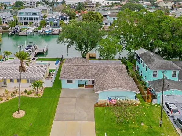529 Crystal Dr, Madeira Beach, FL 33708