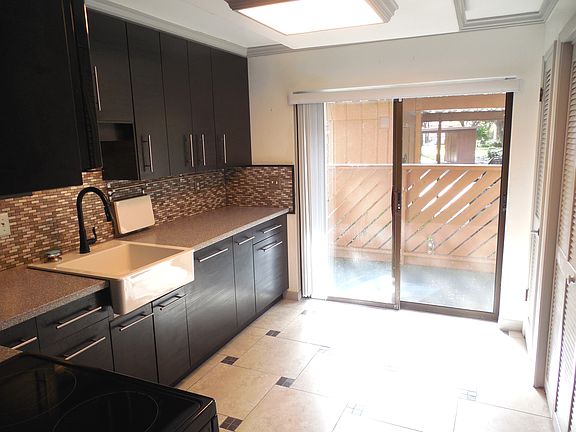 2nd image of 515 Mistletoe Ct APT B