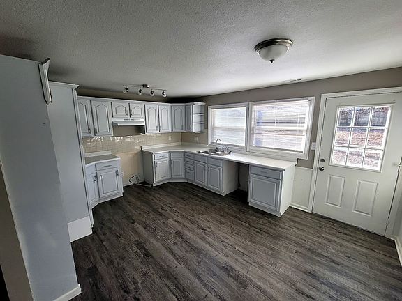 4th image of 901 NE 62nd St