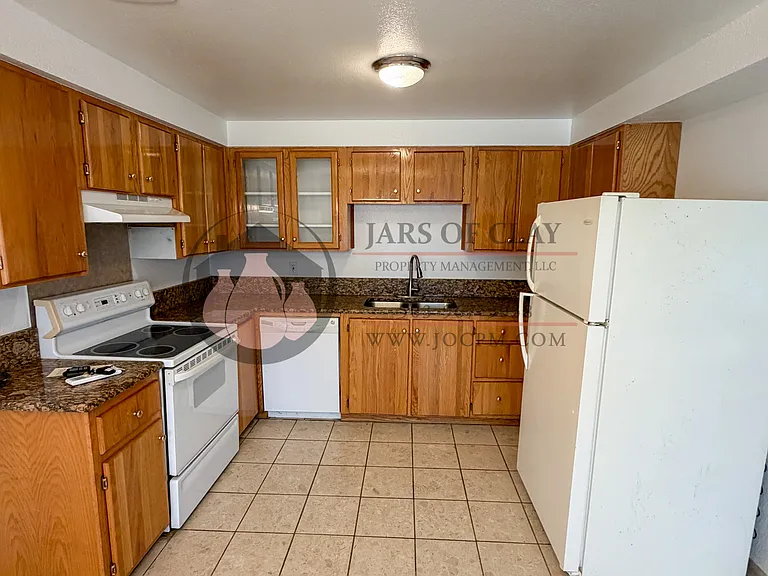 3370 Beacon Ct NE — Photo 7