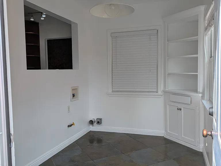 2401 Lomita Verde Dr — Photo 12