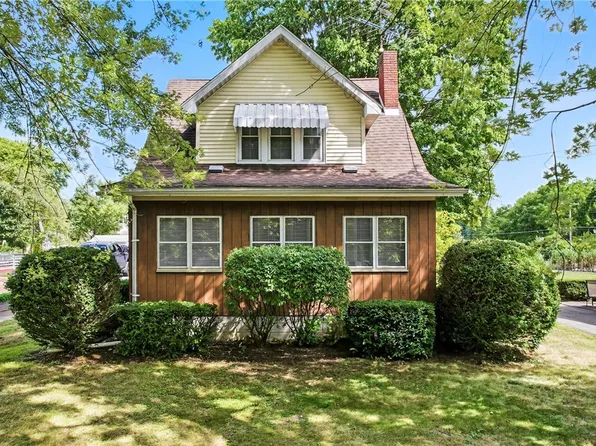 2880 Tamarack Dr, Sharpsville, PA 16150