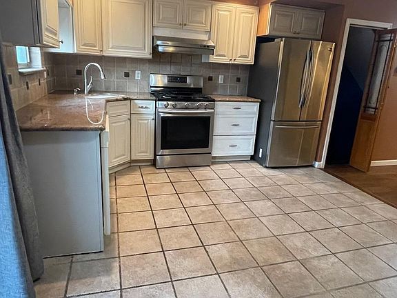 5th image of 2740 S Darien St