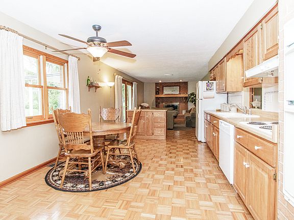 4th image of 1325 Willowridge Dr