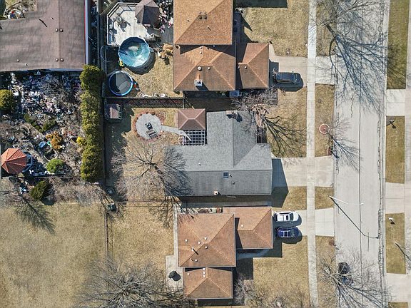 5th image of 17031 Creekside Ave
