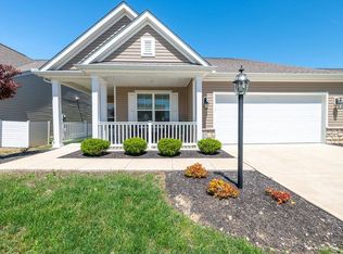 217 Woodland Sky Dr, Pataskala, OH 43062