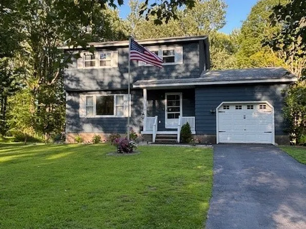 115 Roxbury Rd, Kirkville, NY 13082