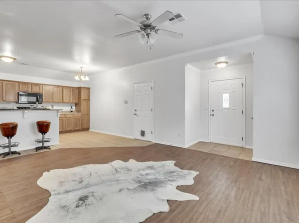 11119 SW 5th St, Yukon, OK 73099