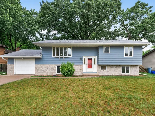 321 Hugo St NE, Fridley, MN 55432