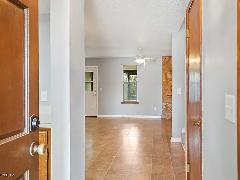11211 Windtree Dr E — Photo 4