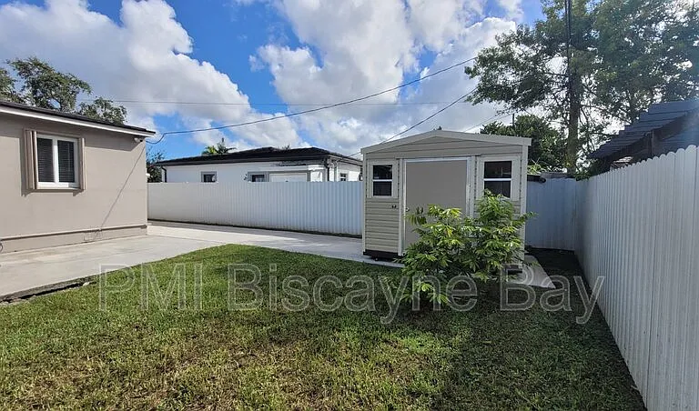 7380 SW 35th St — Photo 25