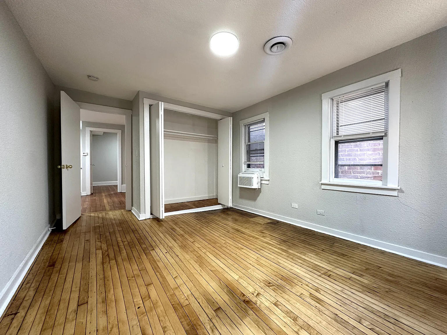 2052 N Dayton St — Photo 4