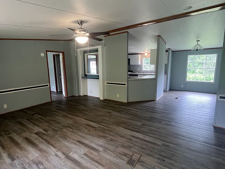 1816 Switzer Green Pond Rd — Photo 5