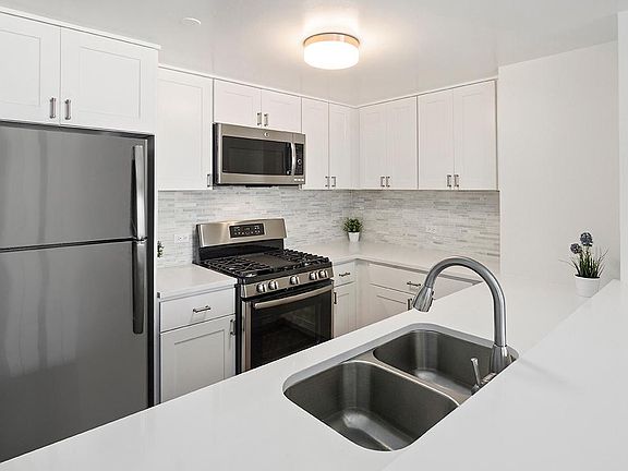 High end appliances, Renovated kitchen