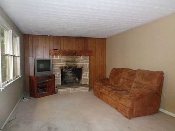 4th image of 140 Stonewood Dr