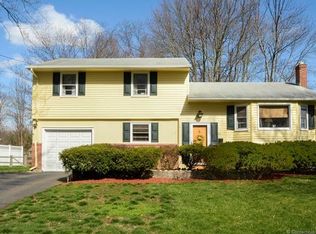48 Barksdale Rd, West Hartford, CT 06117