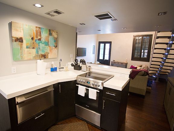 4th image of 521 Saint Philip St #3