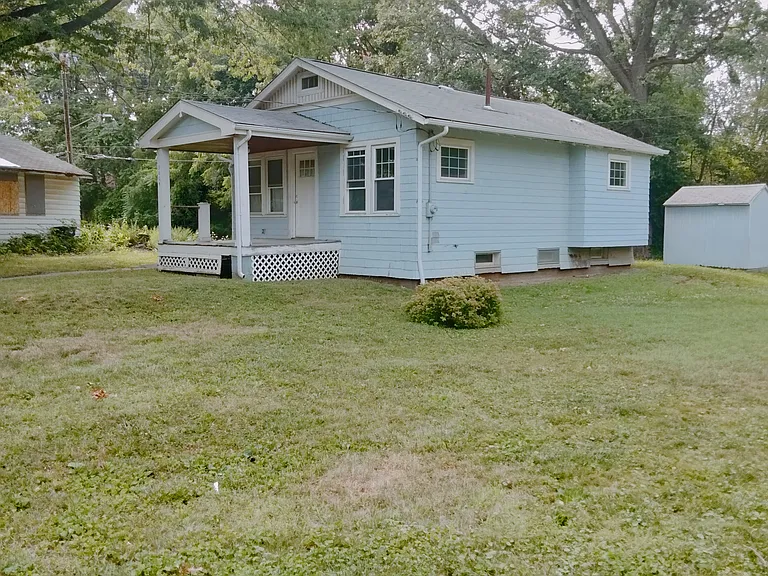 9604 Preston Ave — Photo 3