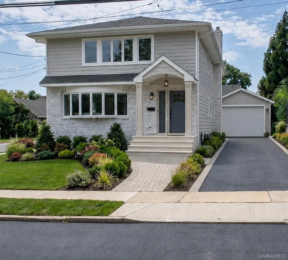 3 bed, 2.0 bath, 1400 sqft, $4,500 — Photo 1