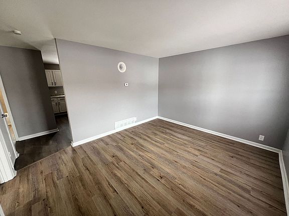 3rd image of 4823 NW Homestead Ter