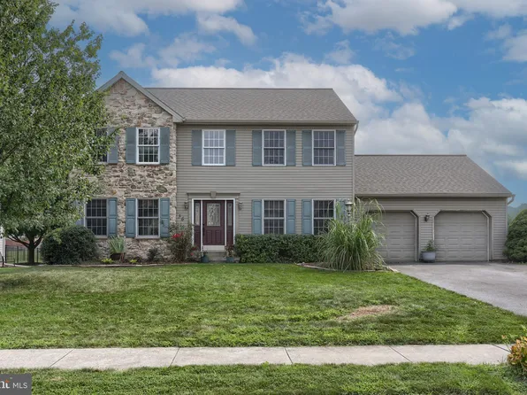 36 Manor Cir, Palmyra, PA 17078