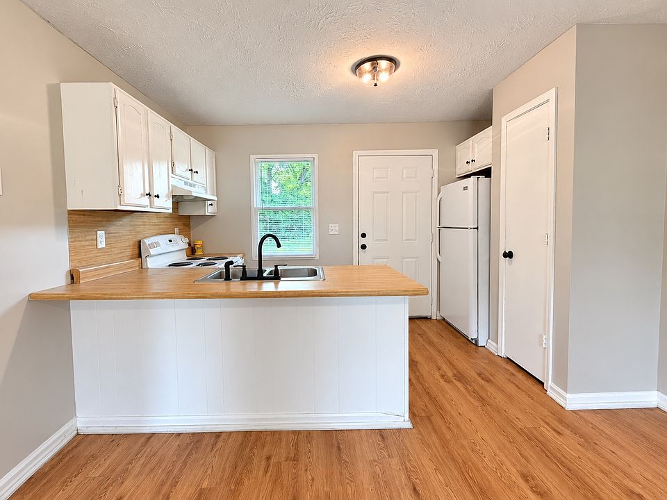 1st image of 1170 Miller St #8