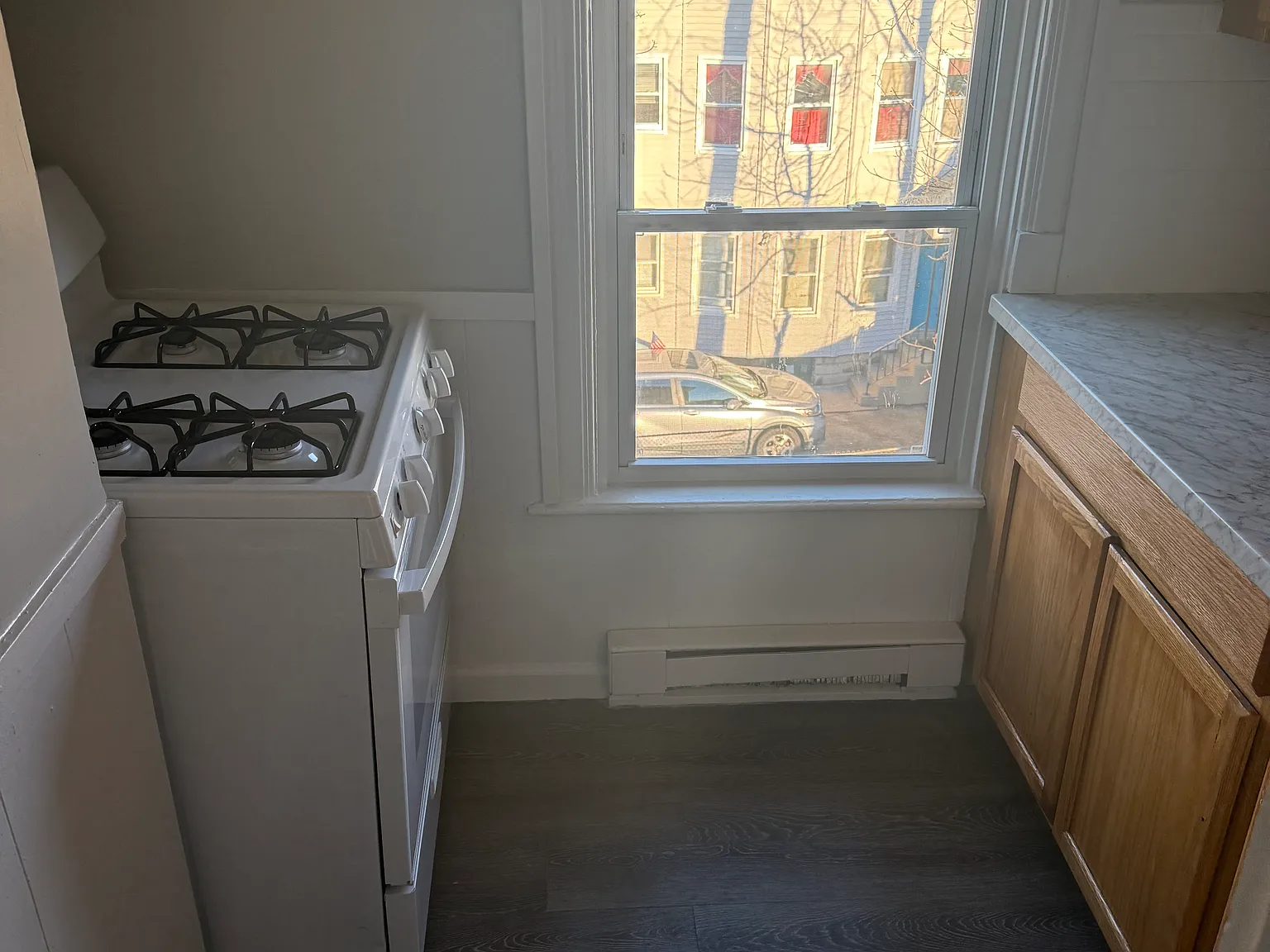 3 bed, 1200 sqft, $1,800 — Photo 4