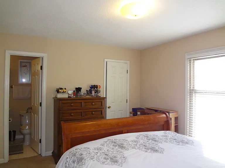 1515 E Franklin St #24 — Photo 13