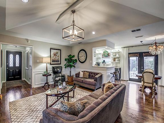 4th image of 305 Hilltop Dr
