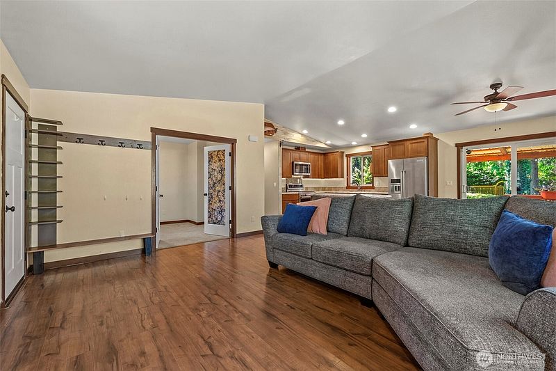 5th image of 44303 Pine Road