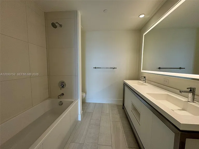 2000 Metropica Way #810 — Photo 15
