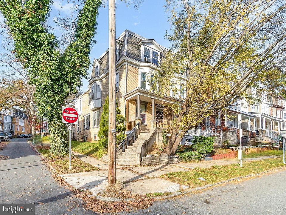 1st image of 1820 Regina St