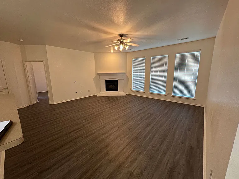 6109 Melanie Dr — Photo 15